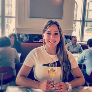 Meet your Posher, Stefany